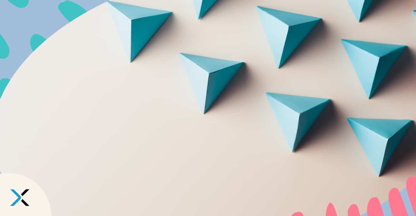 Text automatisch umschreiben für mehr Konsistenz in Ihrem Unternehmens-Content Einheitliche Pyramidenkörper symbolisieren die Konsistenz, die Sie erreichen können, wenn Sie Text automatisch umschreiben und dabei auf Content-Governance-Lösungen setzen.